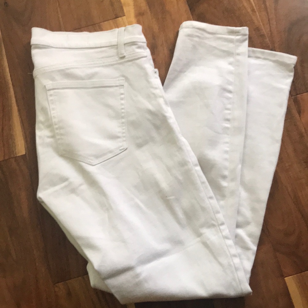 Gap true skinny white jeans, size 31R